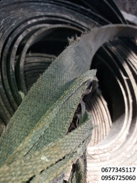 ремни плоские резинотканевые бесконечные гладкие, Конечные ремни:
Ширина ремня - от 20мм до 1600мм , 40х6мм, 60х6мм, ГОСТ 23831-79 , М-200-3-БКНЛ-65-3-1 ГОСТ 23831-79 ,ремни плоские бесконечные для зернометателей , приводные ремни , ГОСТ 23831-79: Ремни плоские приводные резинотканевые ,Ремни плоские предназначены для плоскоремневых передач, транспортеров рядковых жаток, а также для водоподъемников, элеваторов и норий в качестве тягового элемента. Привод токарный станок, привод барабана, ривод ткацких машин, Марка ткани тягового каркаса - ТК200-2; ТЛК-200; БКНЛ-65, Плоские приводные ремни осуществляют передачу энергии при контакте плоского нижнего основания ремня с цилиндрическими либо бочкообразными шкивами. Могут работать при увеличенных скоростях и уменьшенных диаметрах шкивов в сравнении с клиновыми ремнями, однако передают меньшую мощность и чувствительны к удлинению. В основе такого ремня лежит тканевый каркас, а между прокладками имеются резиновые прослойки.
